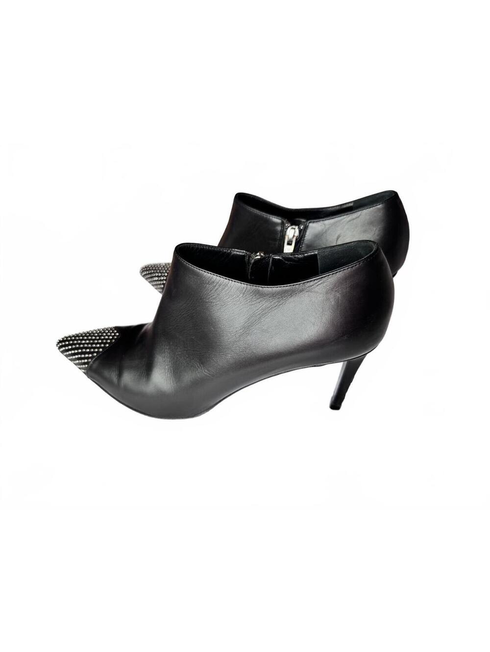Saint Laurent size EU 40.5 / us 10.5 Leather Ankle black booties studded